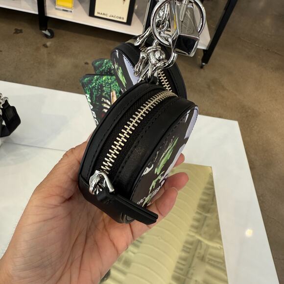 Marc Jacobs x ‘The Wizard of Oz’ Coin Purse - Picture 2 of 7